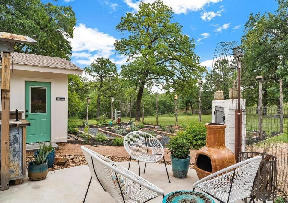 Casa Crabapple Sleeps 13 Private and Hot Tub House in Rio Grande