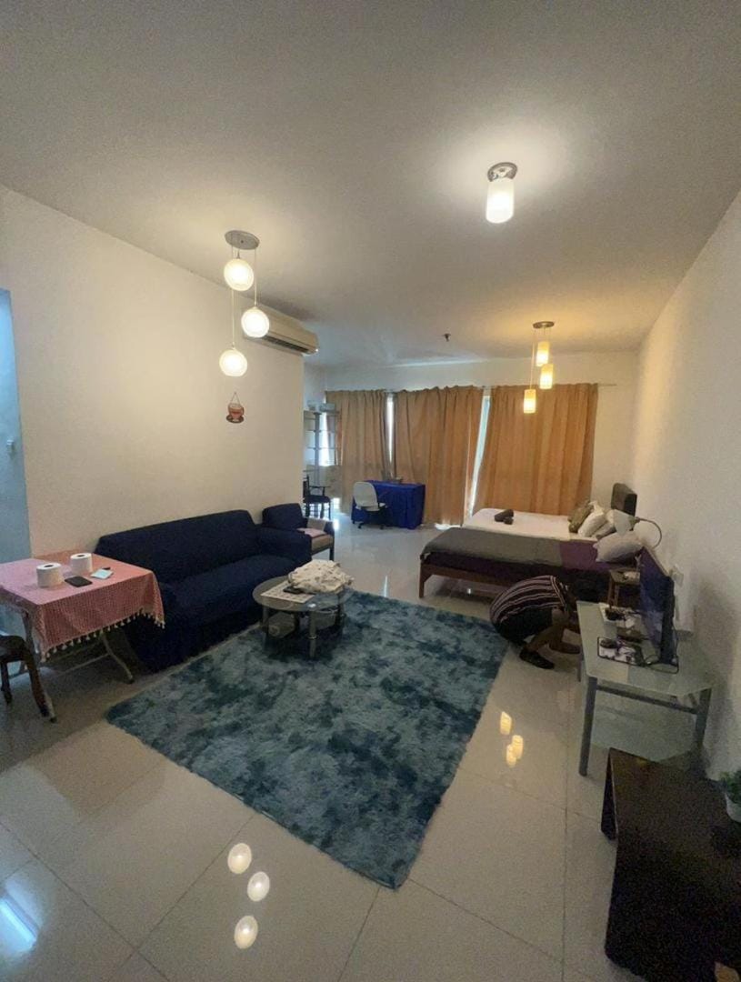 Bed, Living room, Photo of the whole room, Seating area, Bedroom