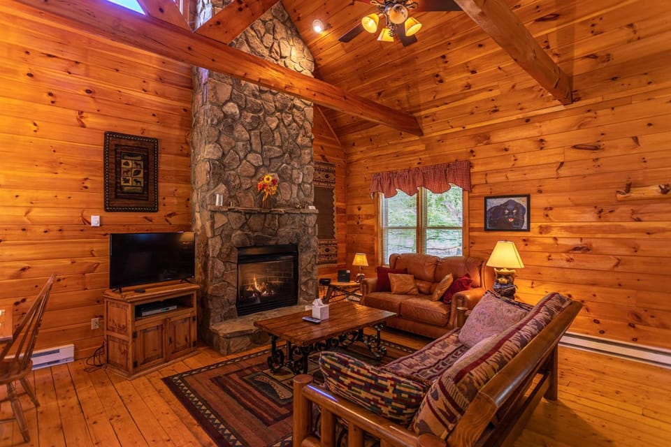 Baird's Creek Cabin Cabin in Brushy Fork