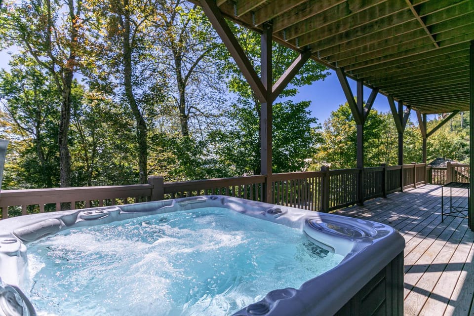 Heart Rock Lodge House in Sugar Mountain