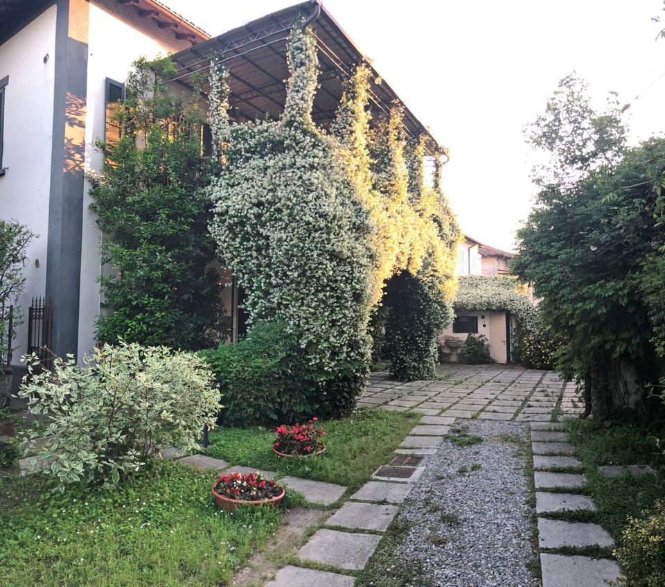 Garden, Parking