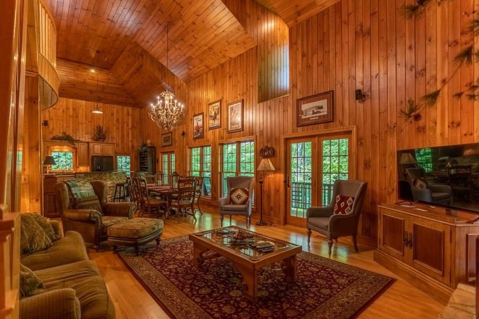 Honey Bear Haven House in Watauga