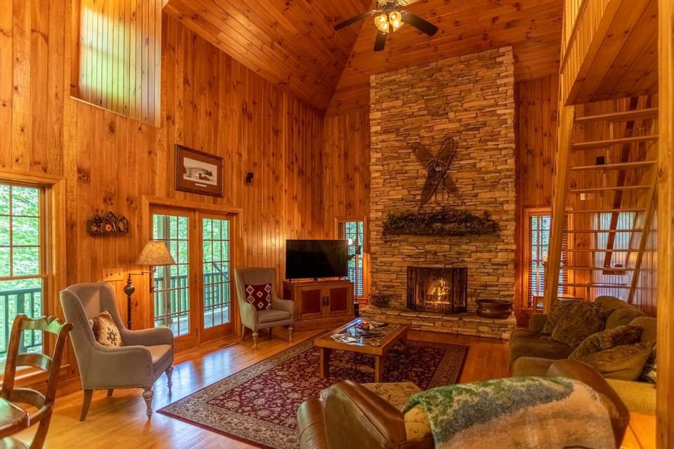 Honey Bear Haven House in Watauga