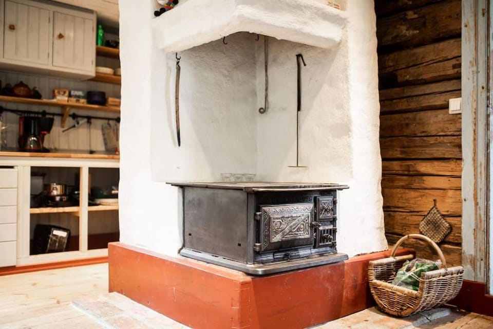 Log Cabin from 1820s with wood-heated sauna Cabin in Sweden