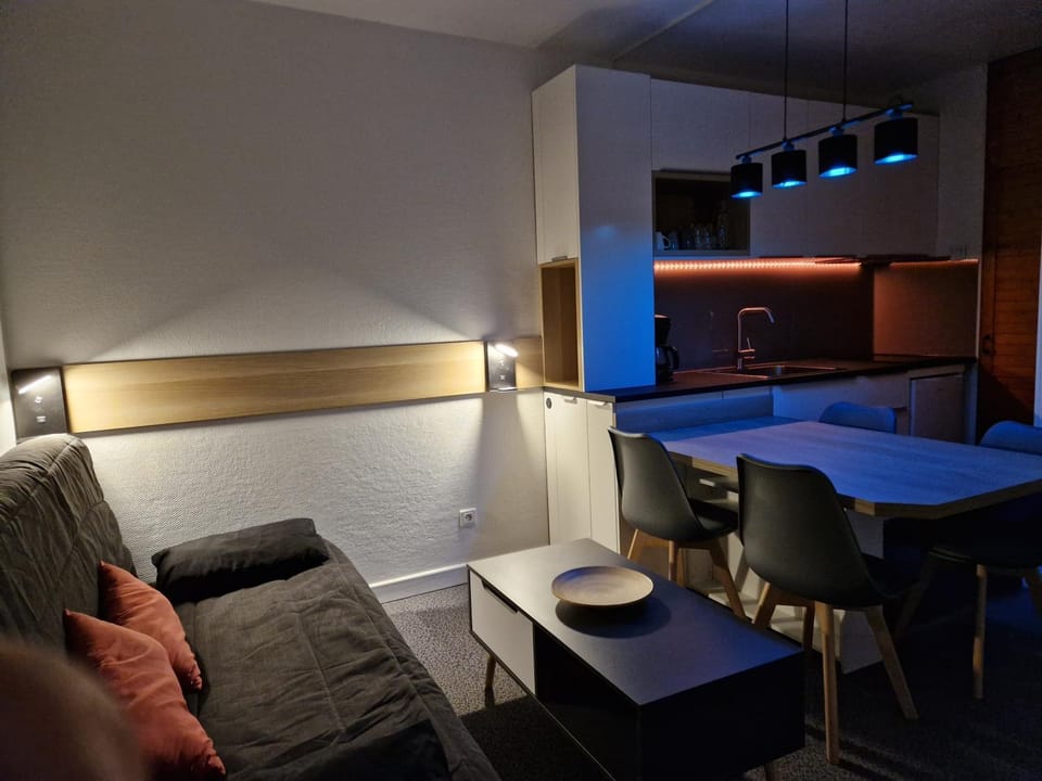 Living room, kitchen