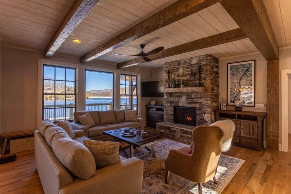 Lakeshore Retreat at Sweetgrass House in Watauga