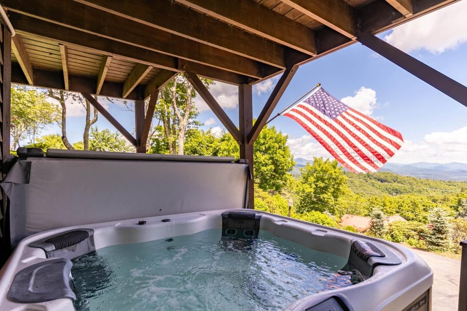 Chipmunk View Lodge House in Watauga