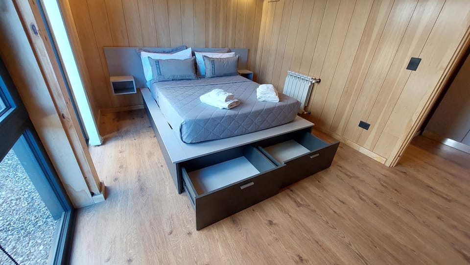 Bed, Photo of the whole room, Bedroom, wardrobe