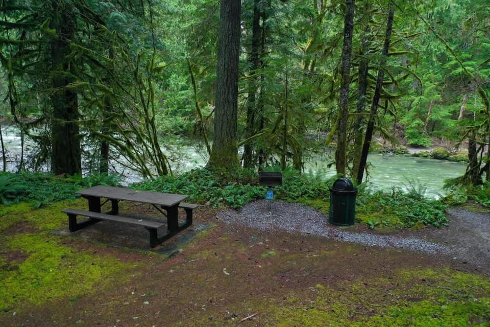 Moonriver Retreat House in Washington