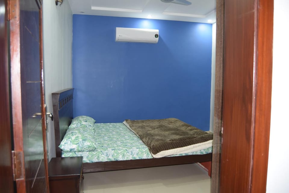 Bedroom, air conditioner