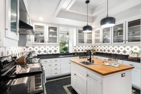 The Mint Julep, pet-friendly, hot tub, sleeps 8! House in Fredericksburg