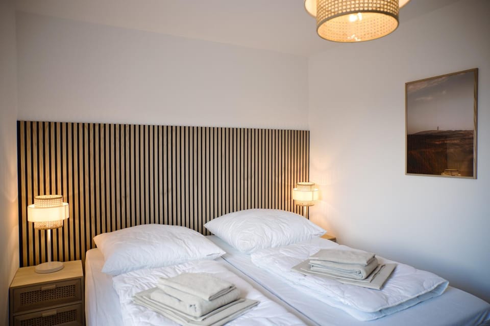 Bed, Photo of the whole room, Bedroom, towels