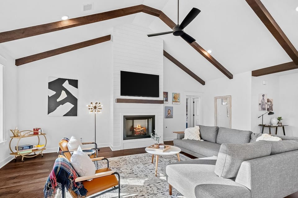 The Dutchman House in Bella Vista