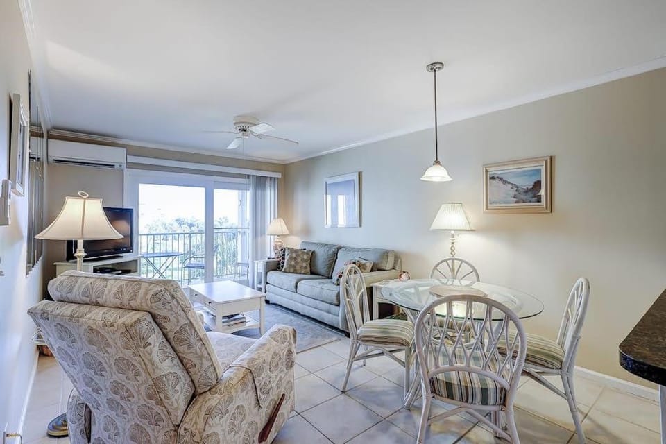 Beachwood Place 3E House in South Forest Beach