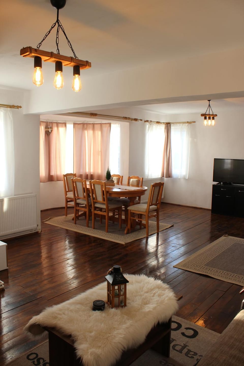 TV and multimedia, Dining area
