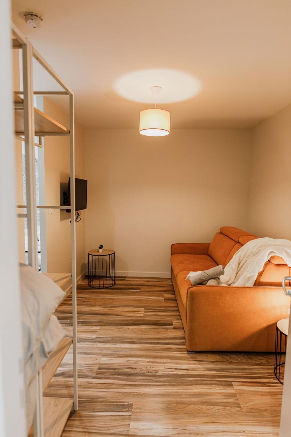 Bed, TV and multimedia, Living room, Bedroom