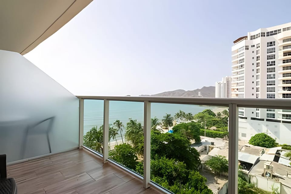 2 Bedrooms Sea View. Pool and Spa Apartment in Gaira