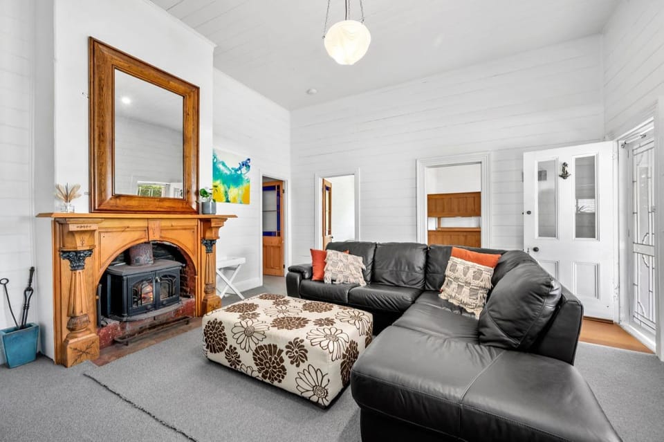 Esplanade Premium 33 Steps to Beach House in Torquay