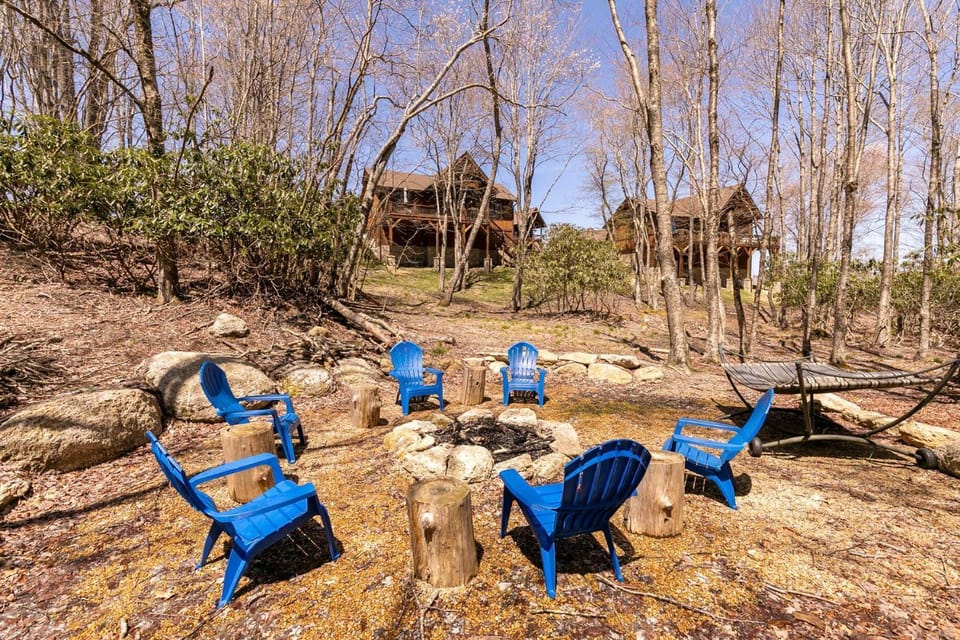 Blue Creek Cabin at Eagles Nest Cabin in Beech Mountain