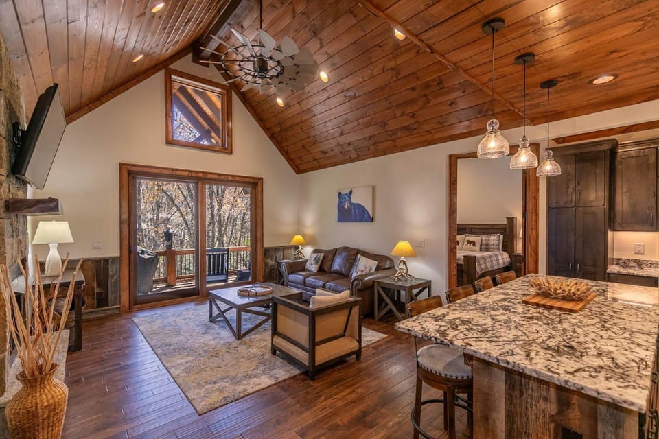 Blue Creek Cabin at Eagles Nest Cabin in Beech Mountain