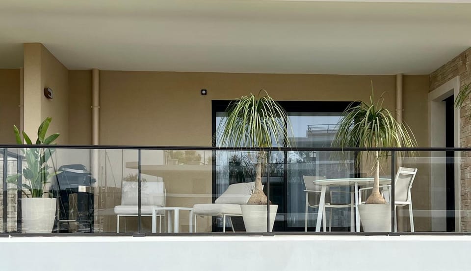 L'apart'83 - T2 classé 5 étoiles - Belle vue sur la baie du Lazaret Apartment in La Seyne-sur-Mer