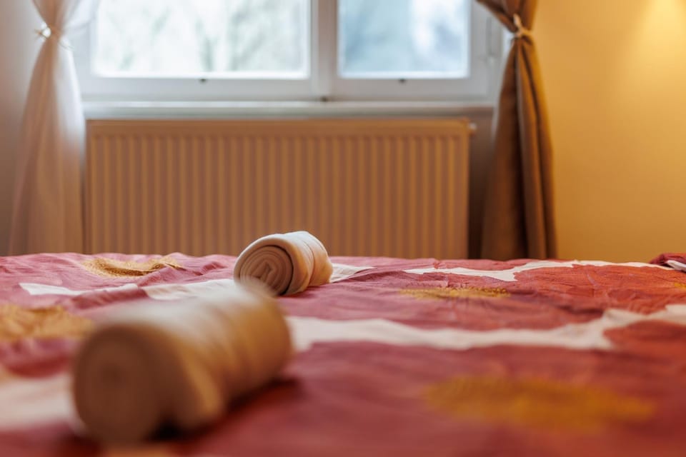 Bed, Photo of the whole room, Bedroom, internet