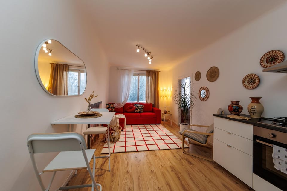Bed, Kitchen or kitchenette, Living room, Photo of the whole room, Seating area, Dining area