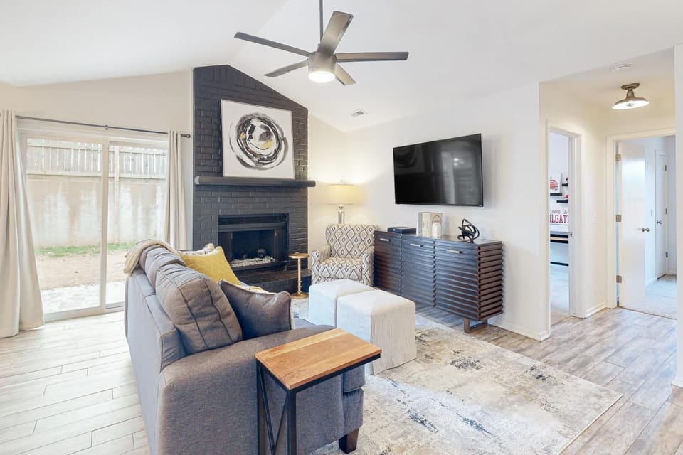 OZK Trail House House in Rogers