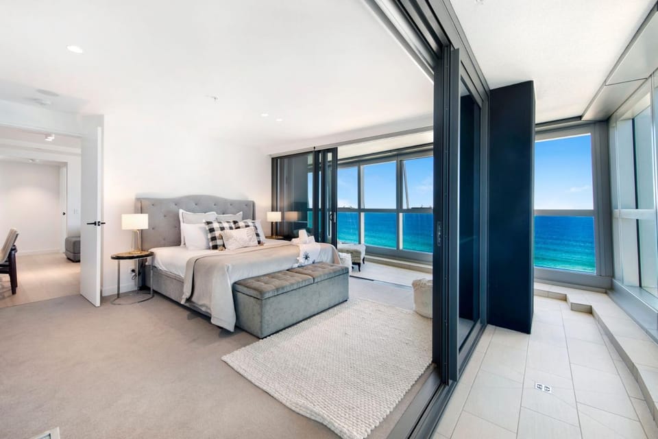 Jewel Broadbeach Luxury Apartment - CoastHM Apartment in Surfers Paradise