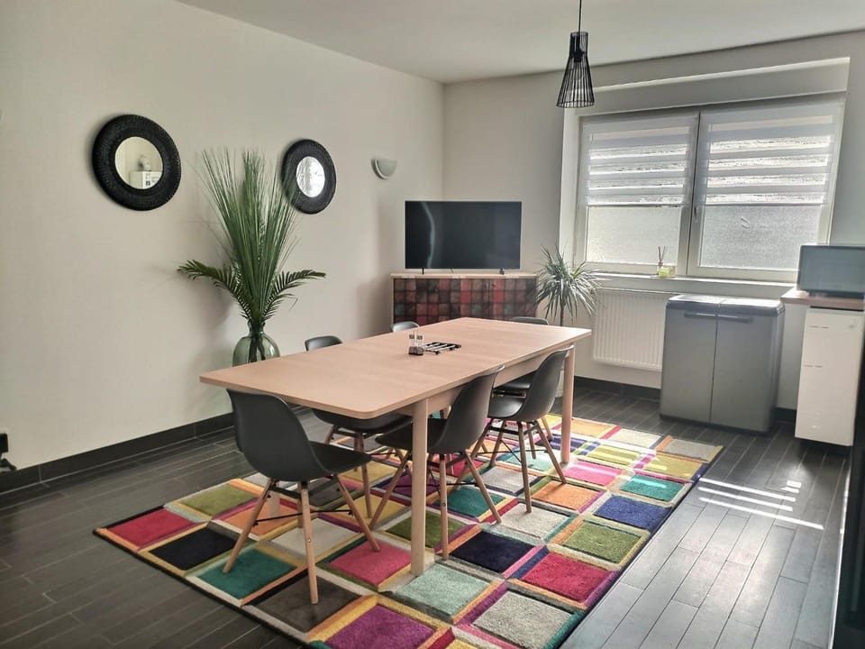 Communal lounge/ TV room, Communal lounge/ TV room, Dining area