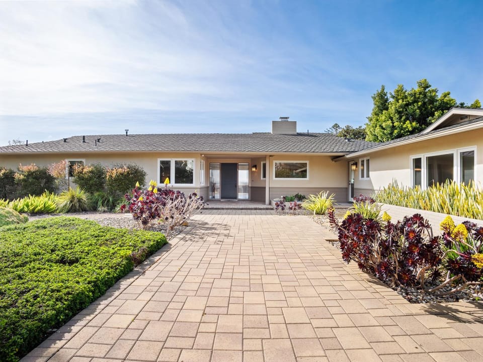 Private Estate Above Foothill Road House in Santa Barbara