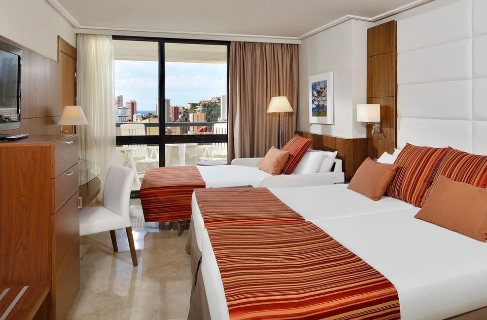 Bed, TV and multimedia, View (from property/room), Balcony/Terrace, Bedroom, Sea view