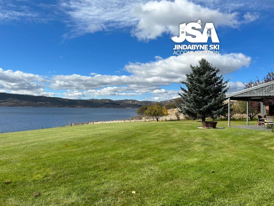 Natural landscape, Garden, Garden view, Lake view, Mountain view