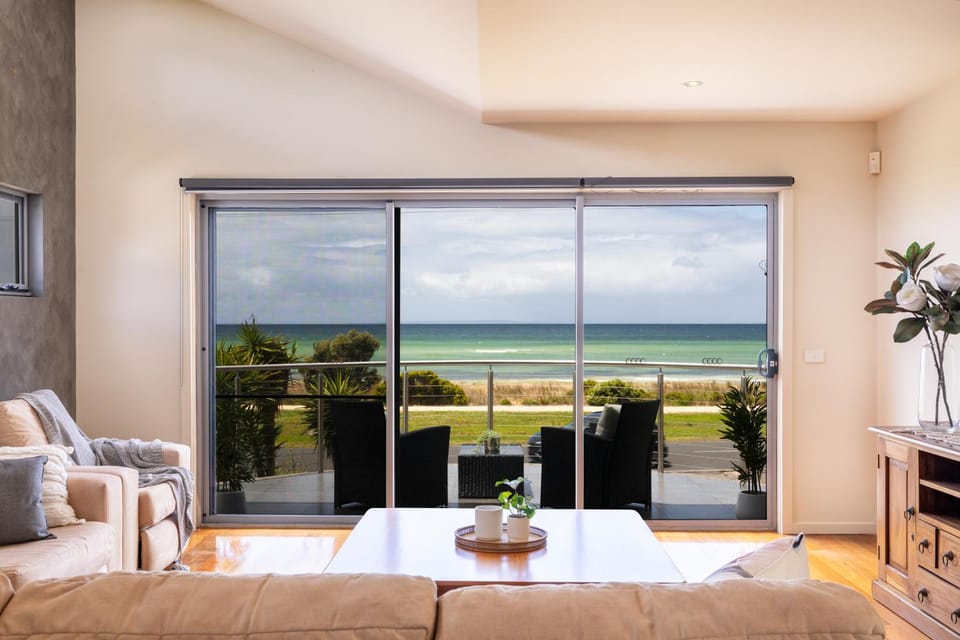 Beach Retreat House in Melbourne