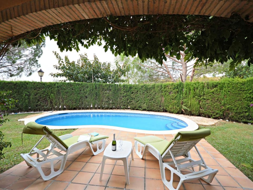 Casa con Piscina, Wifi, A/A y Barbacoa en Sant Pere Pescador - ES-89-82 Villa in Alt Empordà