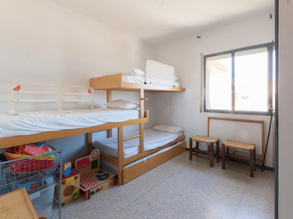 Apto Acogedor 5 Pers con Parking y Wifi - ES-89-81 Apartment in Alt Empordà