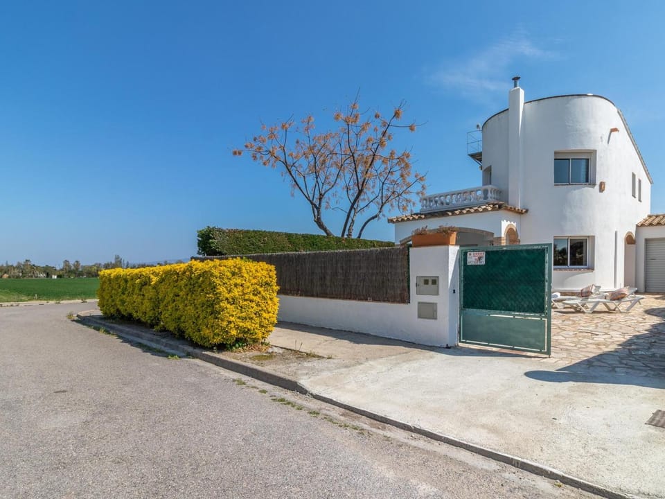 Casa con Piscina, A/A, Wifi, Barbacoa, a 200 m de la Playa - ES-89-75 Villa in Alt Empordà