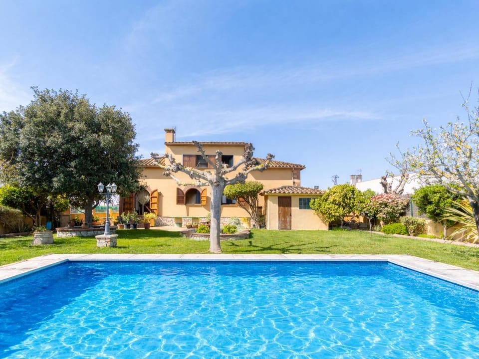Casa con piscina privada, jardín, barbacoa, wifi y despacho en Costa Brava - ES-89-83 House in Alt Empordà