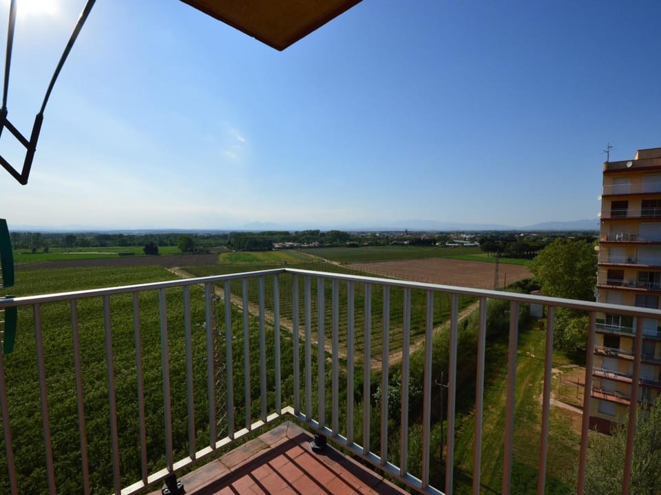 Apto 6 Pers, Parking, Aire Acondic., Vista Espectacular - ES-89-98 Apartment in Alt Empordà