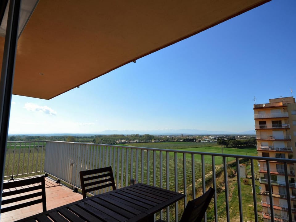 Apto 6 Pers, Parking, Aire Acondic., Vista Espectacular - ES-89-98 Apartment in Alt Empordà