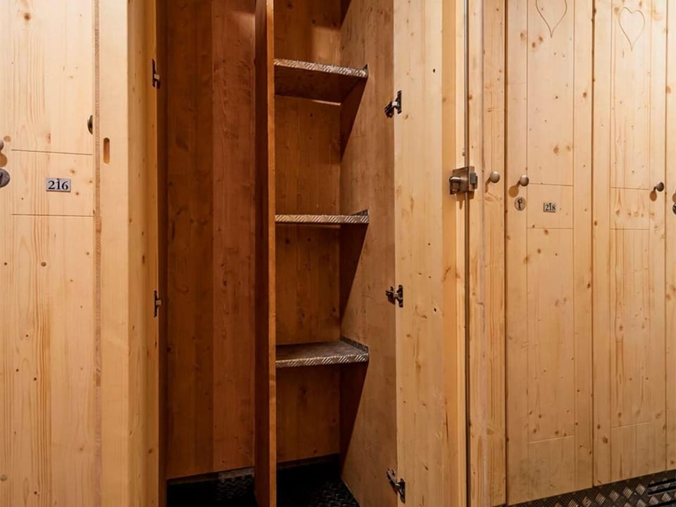 Duplex rénové montagne 6 pers - Près des pistes - Cuisine équipée et balcon - FR-1-637-60 Apartment in Les Allues