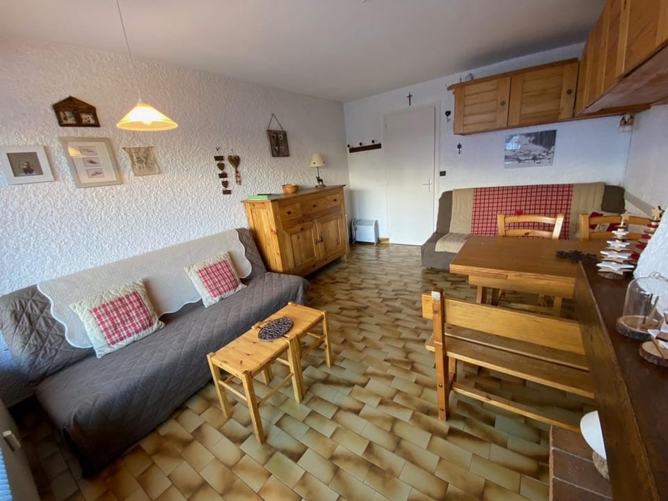 Charmant Studio Cabine proche des Pistes, Village et Commerces - Location Idéale La Clusaz Cabin in La Clusaz