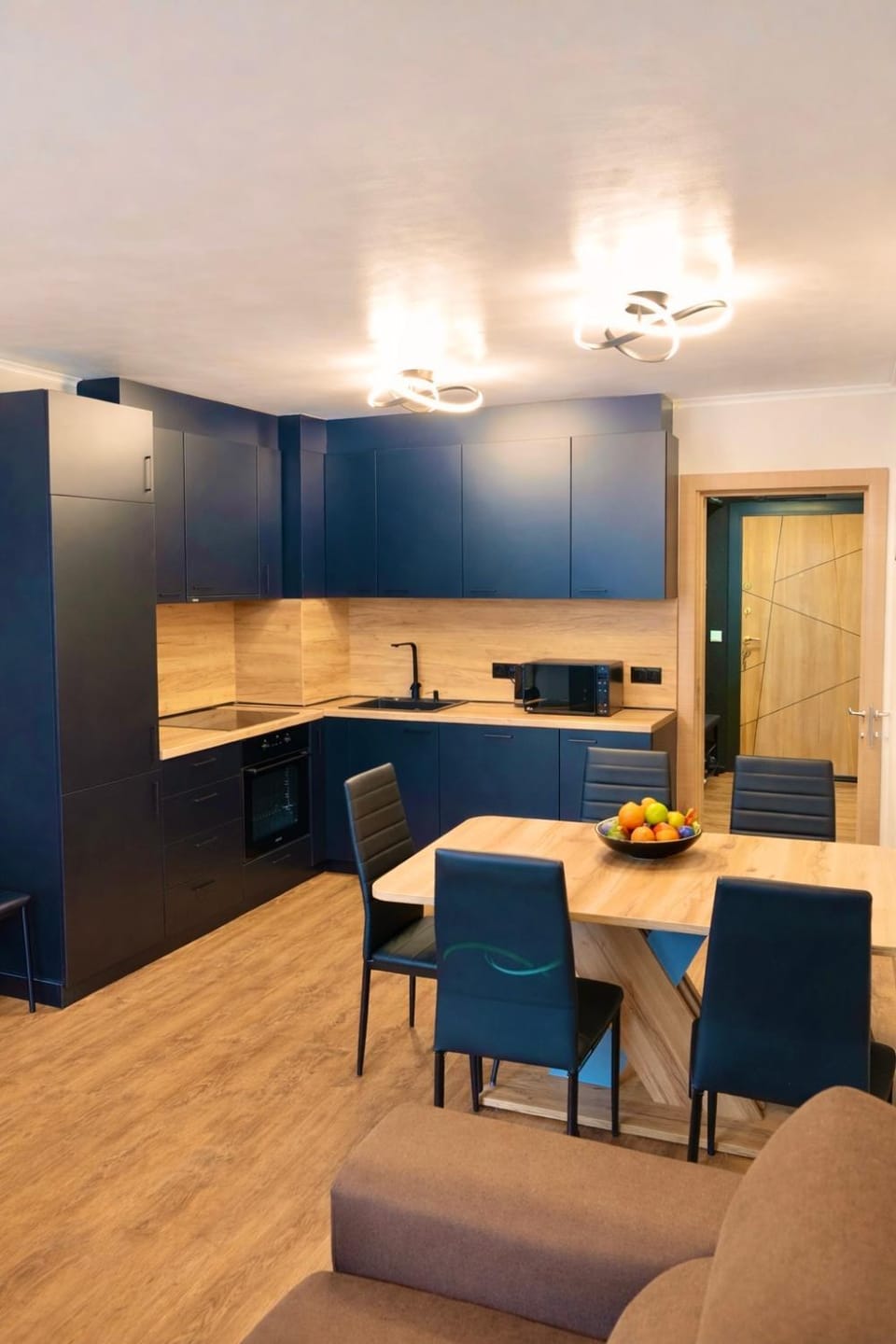 Kitchen or kitchenette, Dining area, minibar, stove