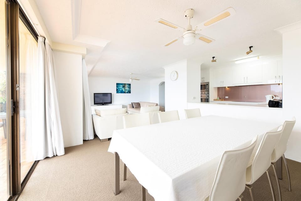 TV and multimedia, Kitchen or kitchenette, Dining area