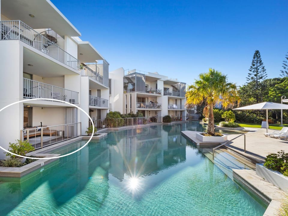 Pool view, Swimming pool