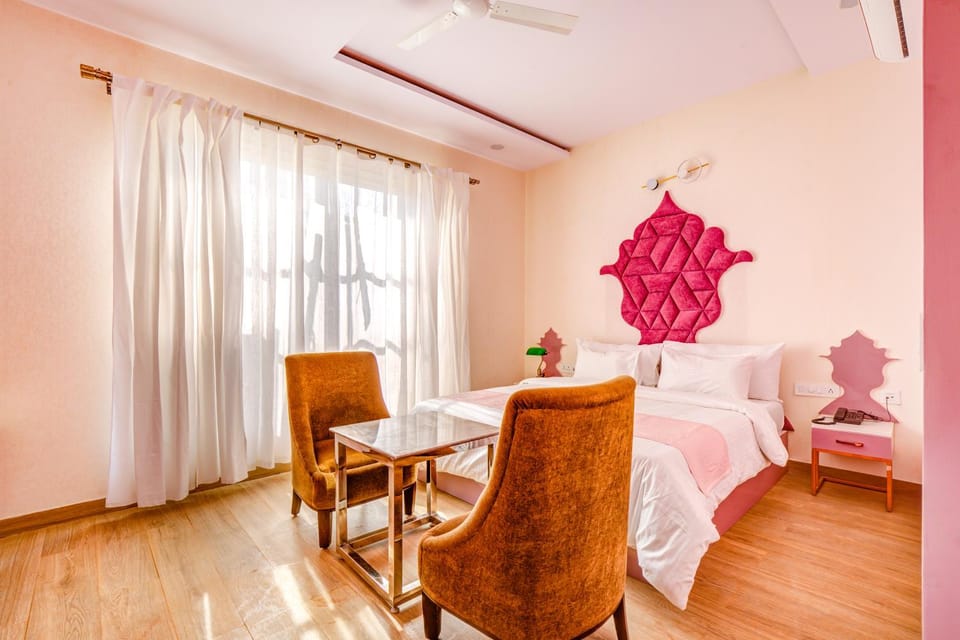 Photo of the whole room, Bedroom