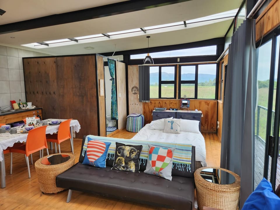 Bed, Living room, Bedroom