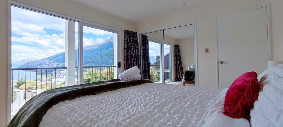 Cosy Lakeview Apartment Apartment in Queenstown