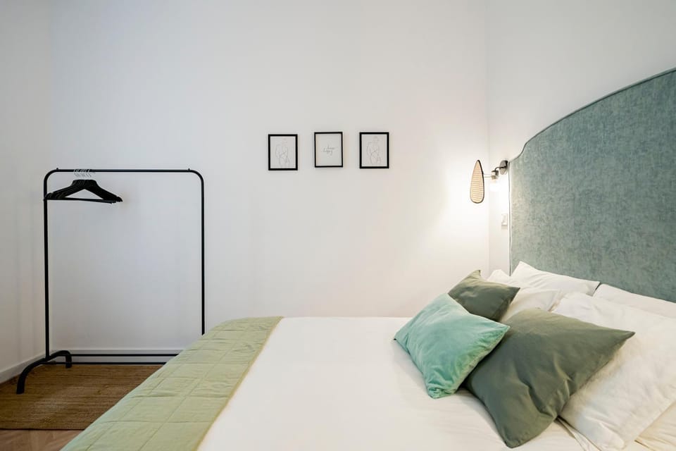 Bed, Bedroom