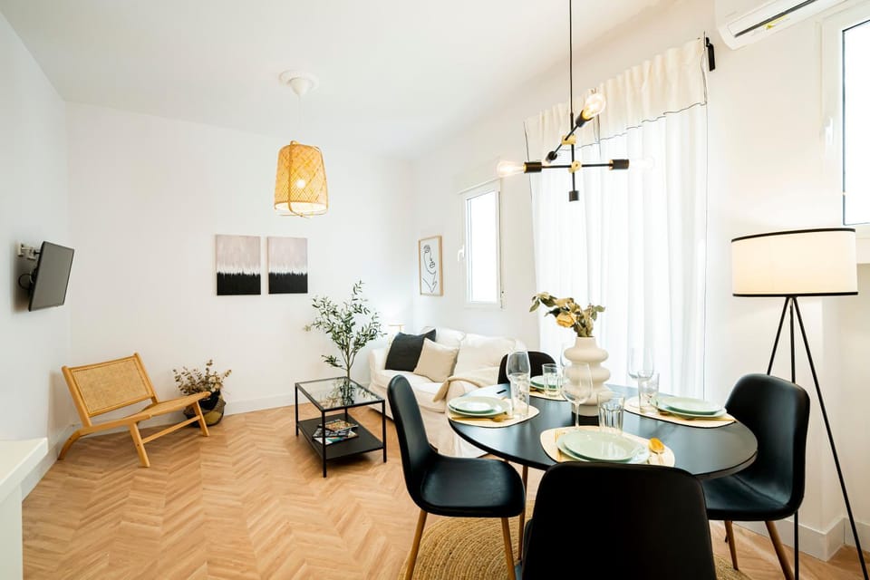 TV and multimedia, Living room, Dining area
